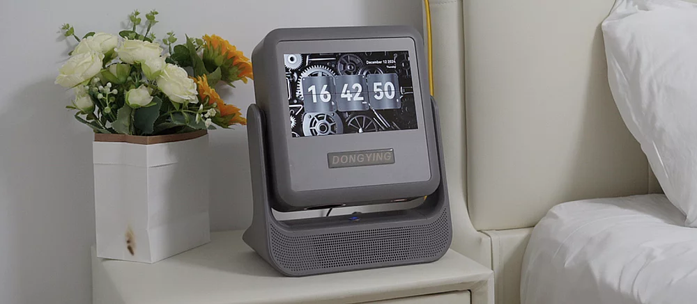 Представлен универсальный 4K-проектор с сенсорным экраном