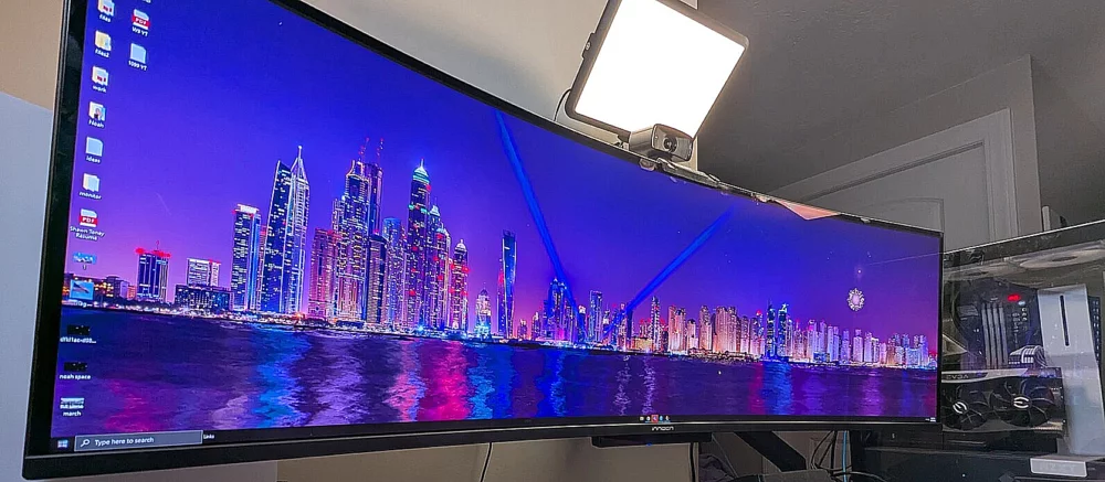 Представлен 49-дюймовый OLED-монитор с разрешением 5K