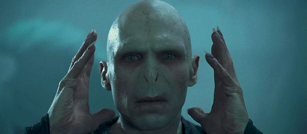 Режиссёр «Гарри Поттера и Философского камня» раскрыл, какого актёра хочет увидеть в роли Волан-де-Морта в сериале