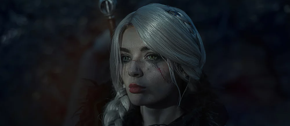 Любимица CD Projekt RED показала новые фото в образе Цири из The Witcher 4. На создание костюма ушло 90 часов