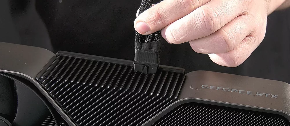 Случилось первое расплавление разъемов на RTX 5090, причем двойное