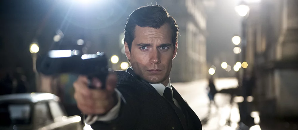 Спустя 20 лет просочилось видео, где Генри Кавилл пробуется на роль Джеймса Бонда. Многие уверены, что актёр был слишком зелен