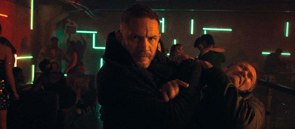 Том Харди бьёт морды бандитам в тизере нового боевика от создателя «Рейда»