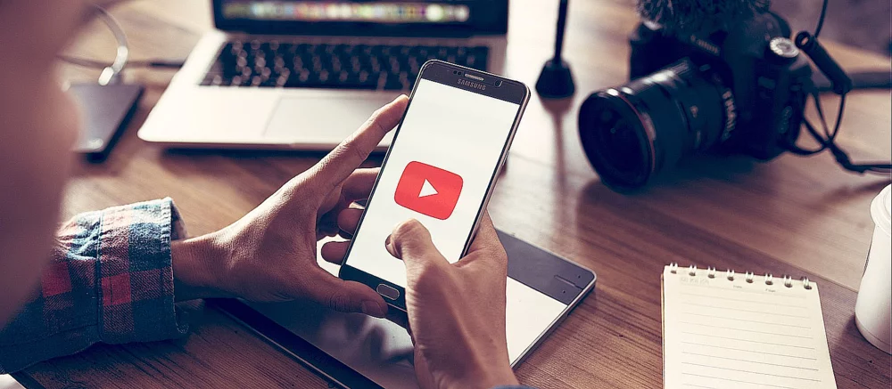 YouTube запускает ИИ-генератор видео для Shorts