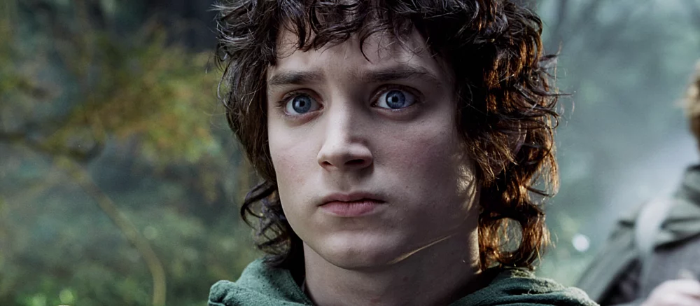 Том Холланд на съёмках «Одиссеи» внезапно похож на Фродо. Теперь в сети шутят, что Нолан снимает «Властелина колец»