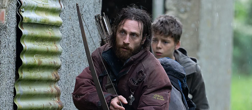 Безумный священник и толпы заражённых: вышел новый трейлер фильма «28 лет спустя»