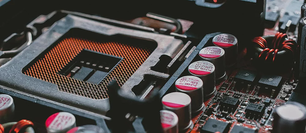 Российская компания iRU представила недорогие платы под Intel и AMD