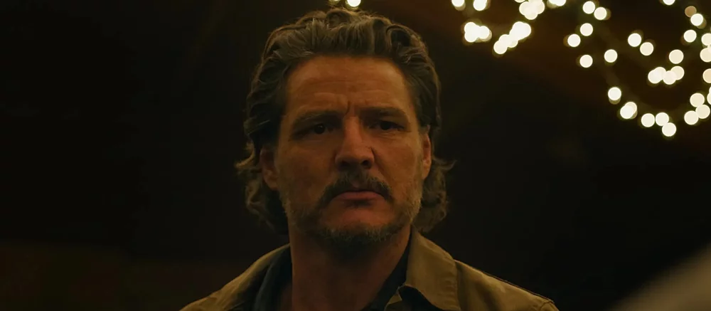 «Я в стадии активного отрицания»: Педро Паскаль — о съёмках той самой сцены с Джоэлом в сериале «Одни из нас»