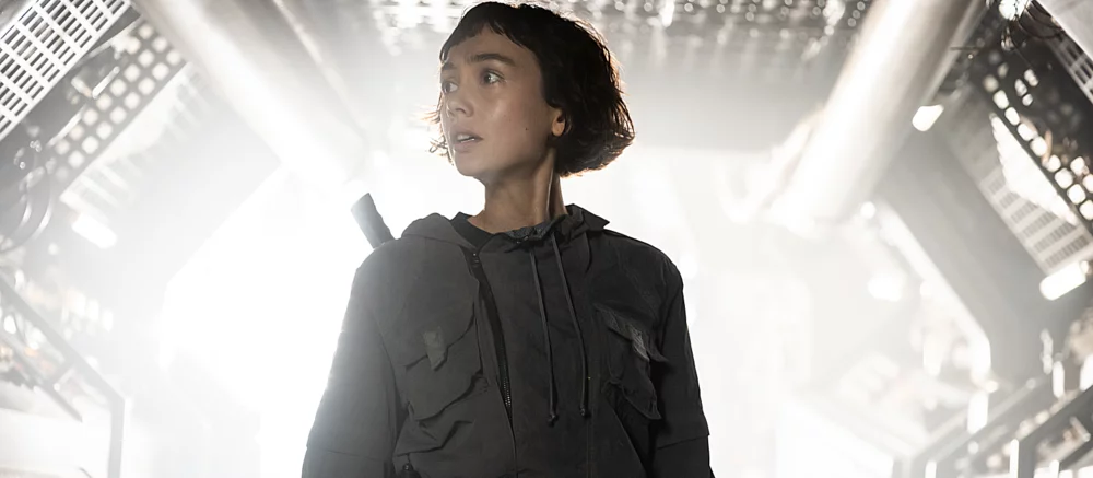 Авторы сериала «Чужой: Земля» показали новые кадры и объявили дату выхода