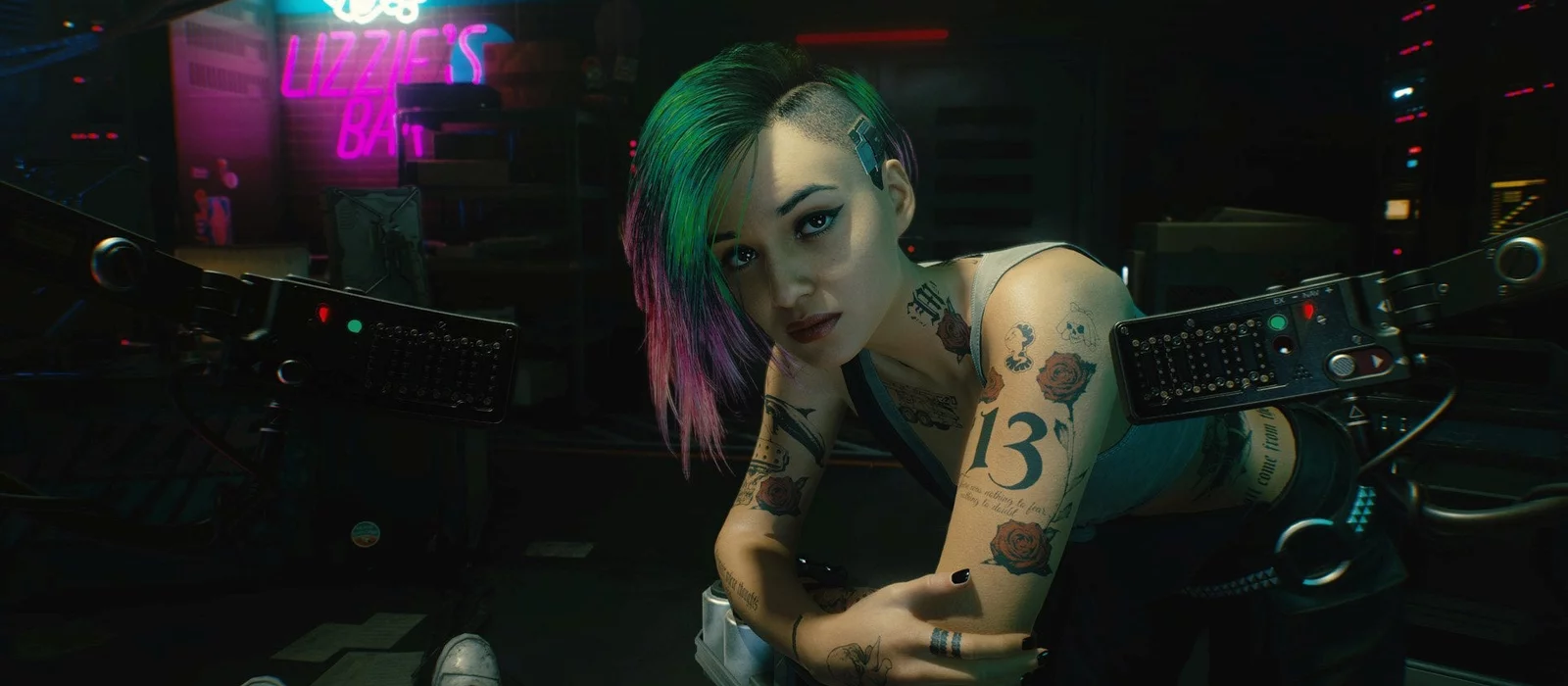 Разработчик Cyberpunk 2 показал «импланты», которые CDPR подарила ему в честь старта предпроизводства игры