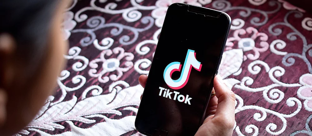 TikTok научился оживлять фото: в Stories появился инструмент для автоматической анимации