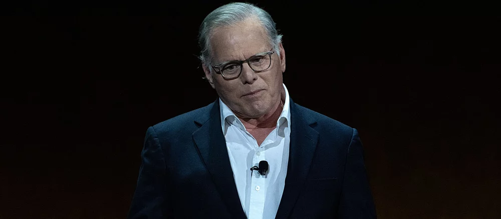 Главе Warner Bros. Discovery сократят зарплату на фоне разочаровывающих результатов