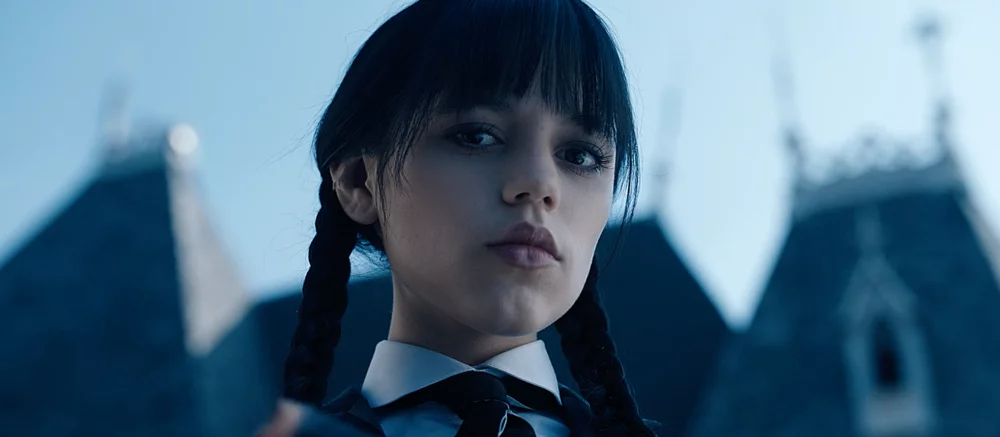 Уэнсдей и Вещь идут на охоту: показан новый отрывок второго сезона «Уэнздей»