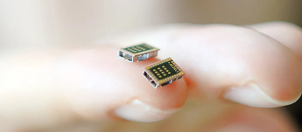 Японские ученые создали транзисторы из оксида индия-галлия, преодолевая барьеры кремния