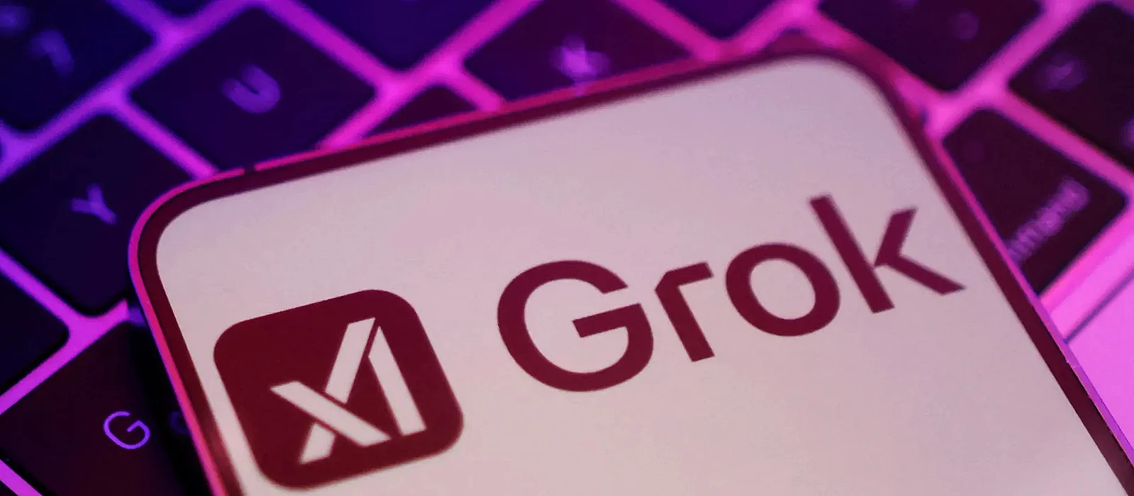 Илон Маск и xAI представили Grok 4 — «умнейшую нейросеть», по словам Маска