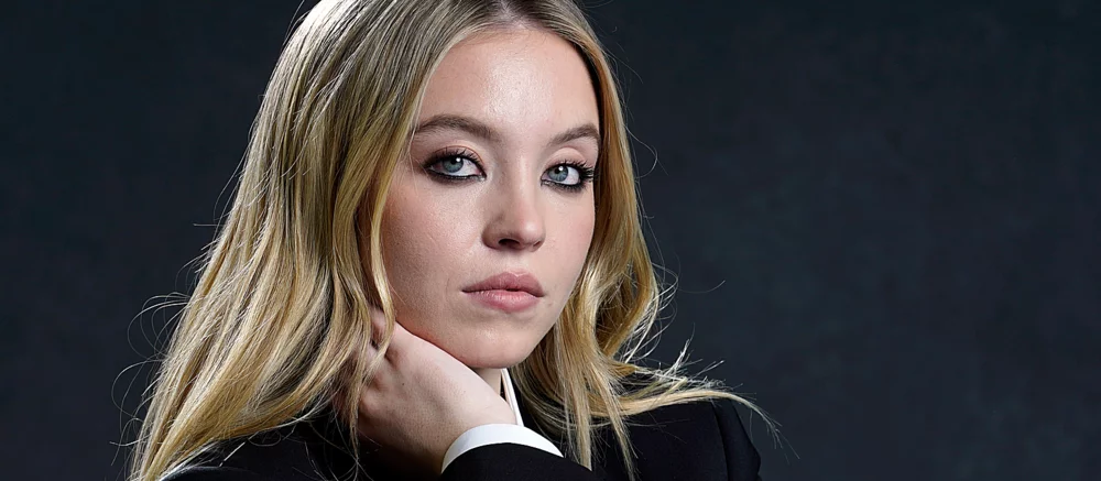 Слух: Сидни Суини может стать новой девушкой Джеймса Бонда