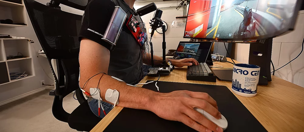 Нейромышечный аим-ассистент в CS2: блогер встроил «читы» в свою руку