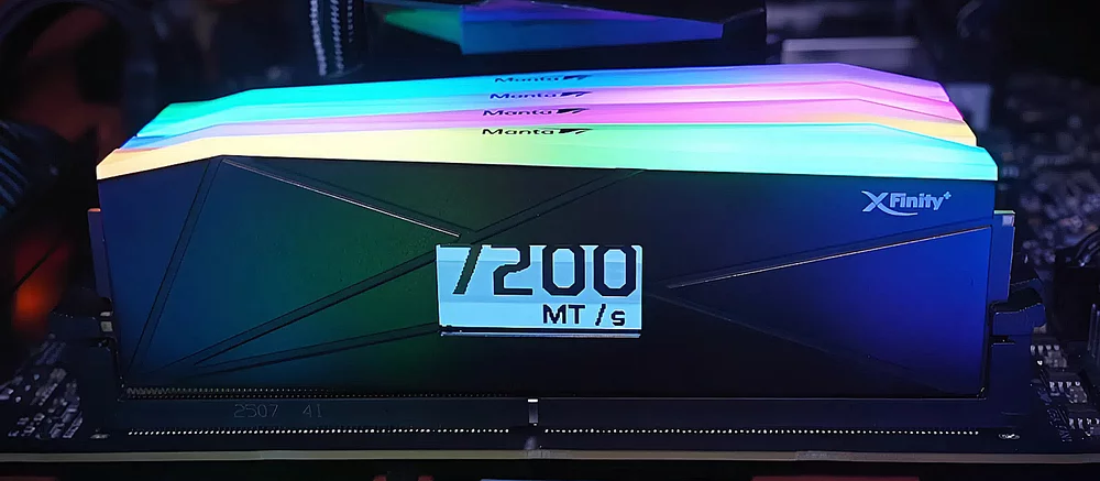 V-Color представила память DDR5 с встроенным OLED-дисплеем