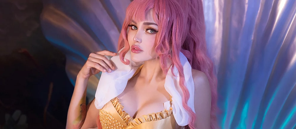 Россиянка показала «взрослый» косплей Сирахоси из аниме One Piece