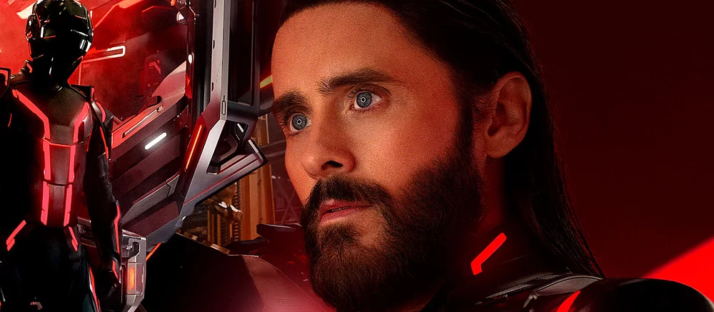 Провальный фильм Джареда Лето «Трон: Арес» выходит в «цифре»