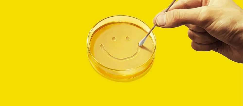 Вышел «Из многих» — новый сериал от создателя «Во все тяжкие» про вирус счастья