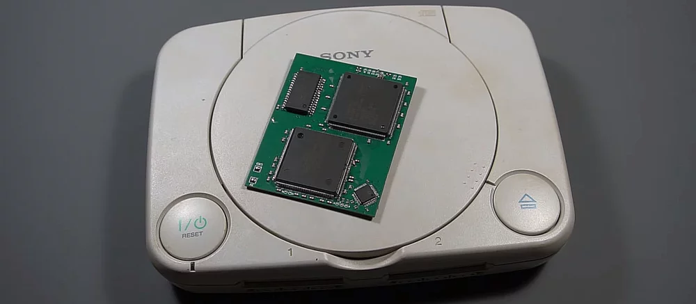 Энтузиаст собрал самую маленькую материнскую плату для PlayStation на оригинальных чипах Sony