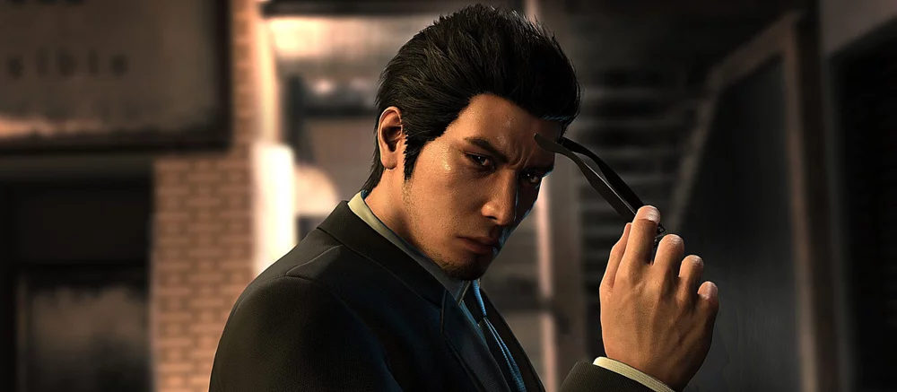 Фанатка «вышла замуж» за картонную фигуру Казуму Кирю из Like a Dragon