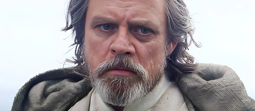 «Кто вообще знал, что такое возможно?»: Марк Хэмилл — о нелепой смерти Люка Скайуокера в «Последних джедаях»