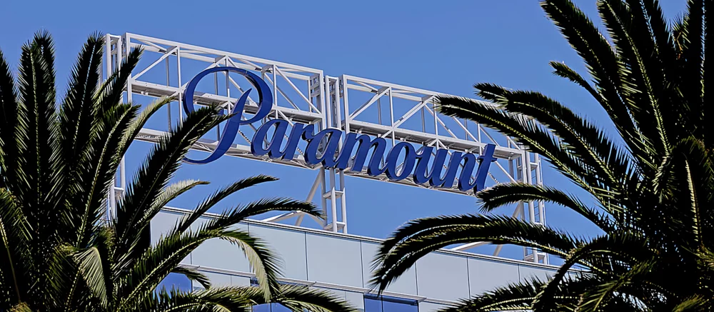 В борьбу за покупку Warner Bros вступила Paramount — компания предложила больше, чем Netflix