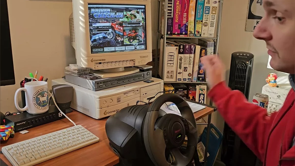 Первый игровой руль с обратной связью Microsoft SideWinder Force Feedback Wheel