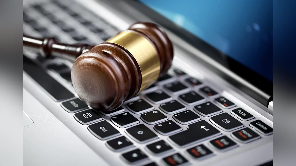 Россиянина оштрафовали на 30 тысяч рублей за эмодзи «какашка»