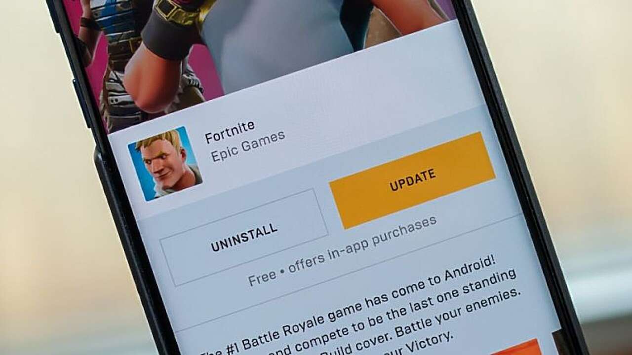 Старая версия установщика Fortnite на Android позволяла хакерам взламывать  тысячи телефонов