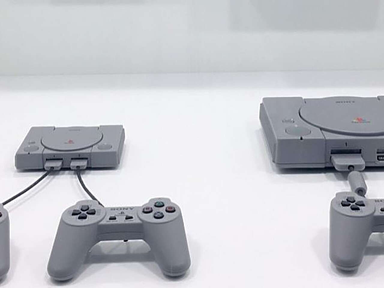 Посмотрите, как отличается мини-консоль PlayStation Classic от оригинала  1994 года