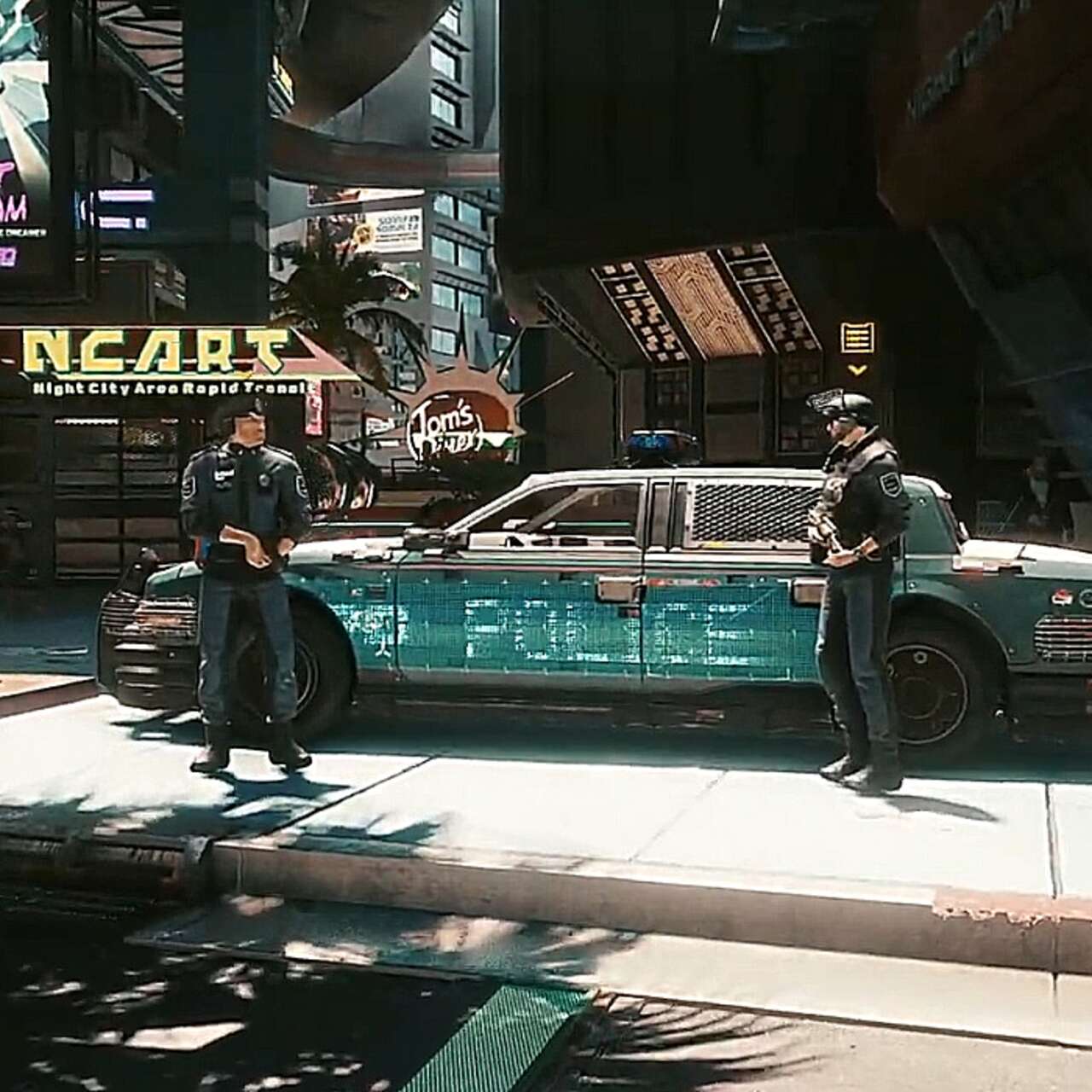 В Cyberpunk 2077 теперь можно раздевать NPC одним движением. Но не всех