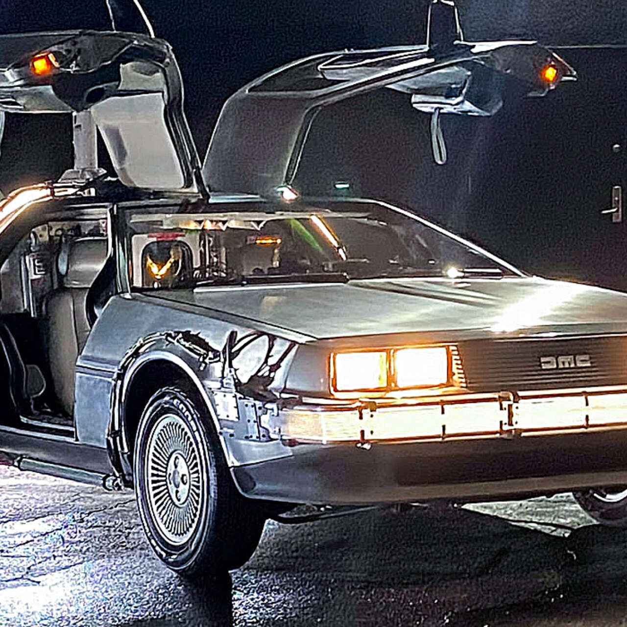 Автопроизводитель DeLorean, известный машиной из фильма «Назад в будущее»,  показал внедорожник 2040 года