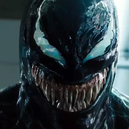 Веселый Том Харди и банка пива: появилось новое фото со съемок «Венома 3»