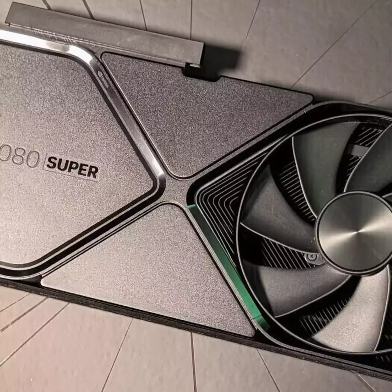 То же самое, но дешевле на $200: появились тесты видеокарты GeForce RTX 4080 SUPER