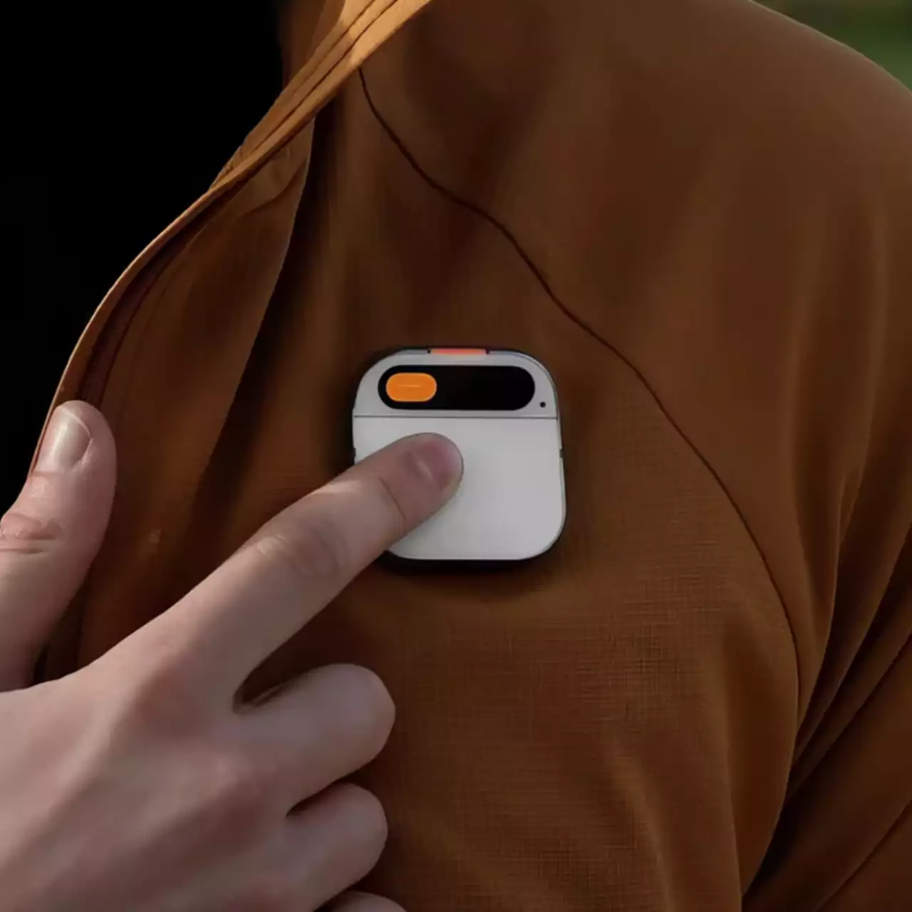 Что такое AI Pin от экс-сотрудников Apple — полноценная замена смартфону или бесполезный гаджет? Что такое AI Pin от экс-сотрудников Apple — полноценная замена смартфону или бесполезный гаджет?