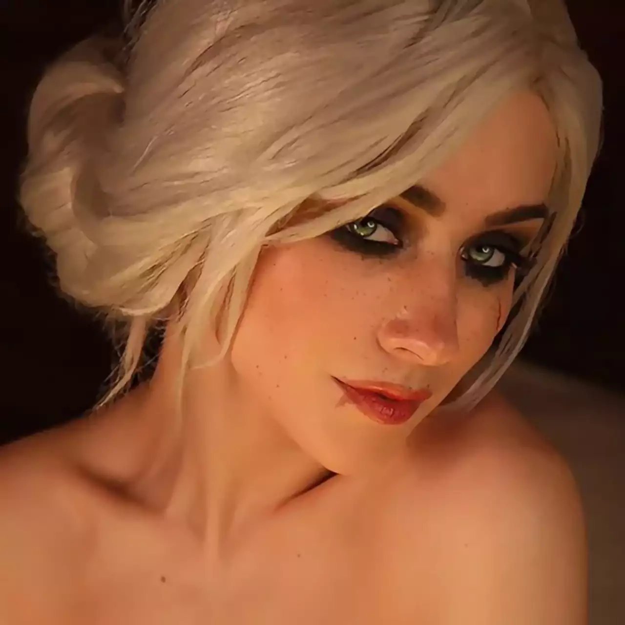 Девушка в образе Цири из The Witcher 3 показала косплей для взрослых Девушка в образе Цири из The Witcher 3 показала косплей для взрослых