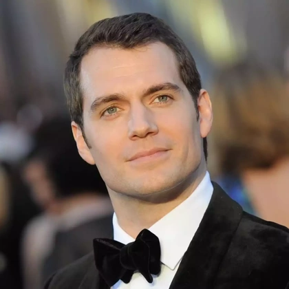 Генри Кавилл отпраздновал День отца и пошутил, что его ребенок станет фанатом Warhammer