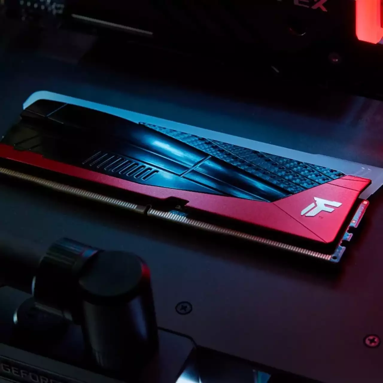 Kingston представляет модулей памяти FURY Renegade RGB DDR5 Kingston представляет модулей памяти FURY Renegade RGB DDR5