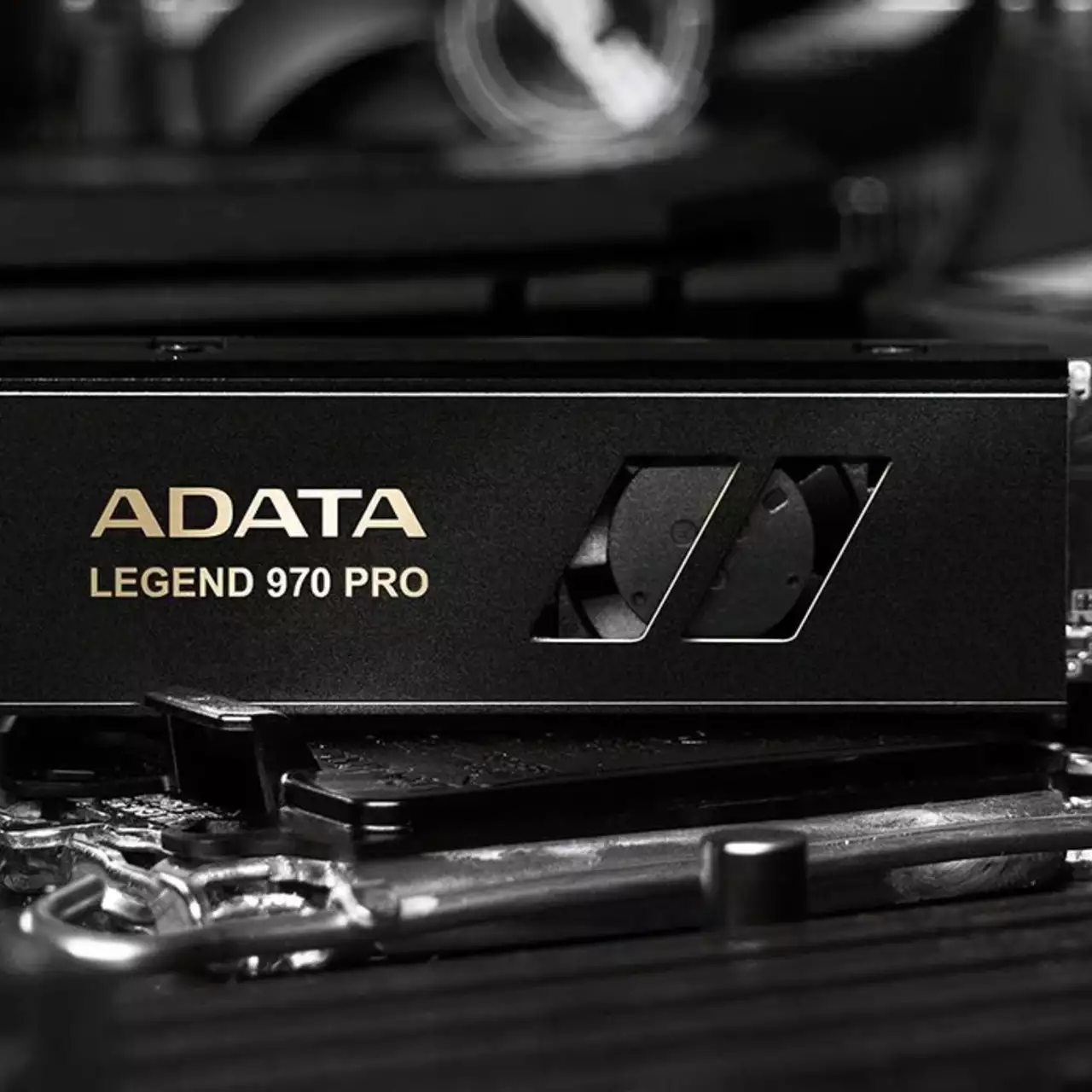 ADATA представила новый SSD активный охлаждением