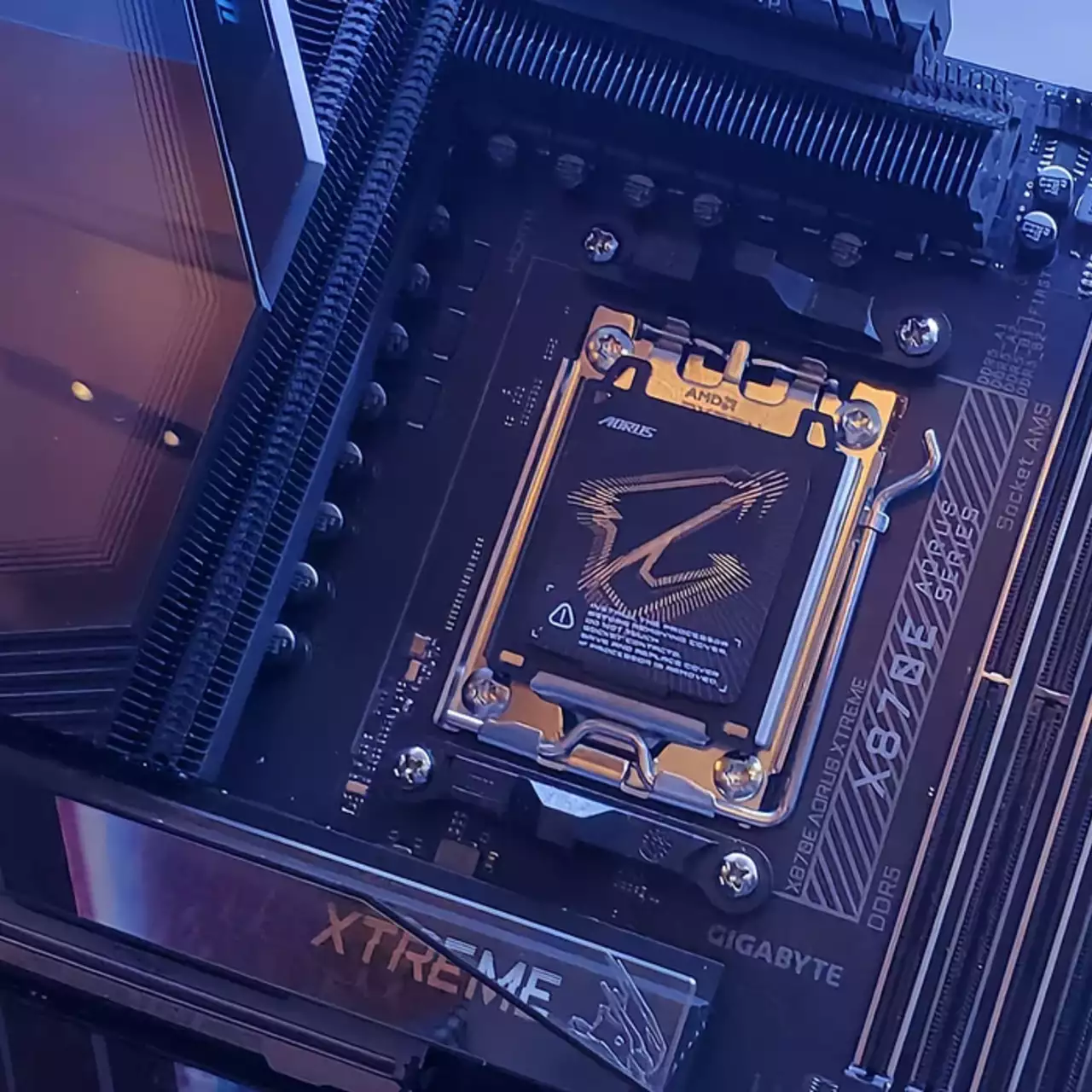 ASUS готовится к выпуску новых материнских плат на чипсетах AMD X870E и X870 ASUS готовится к выпуску новых материнских плат на чипсетах AMD X870E и X870