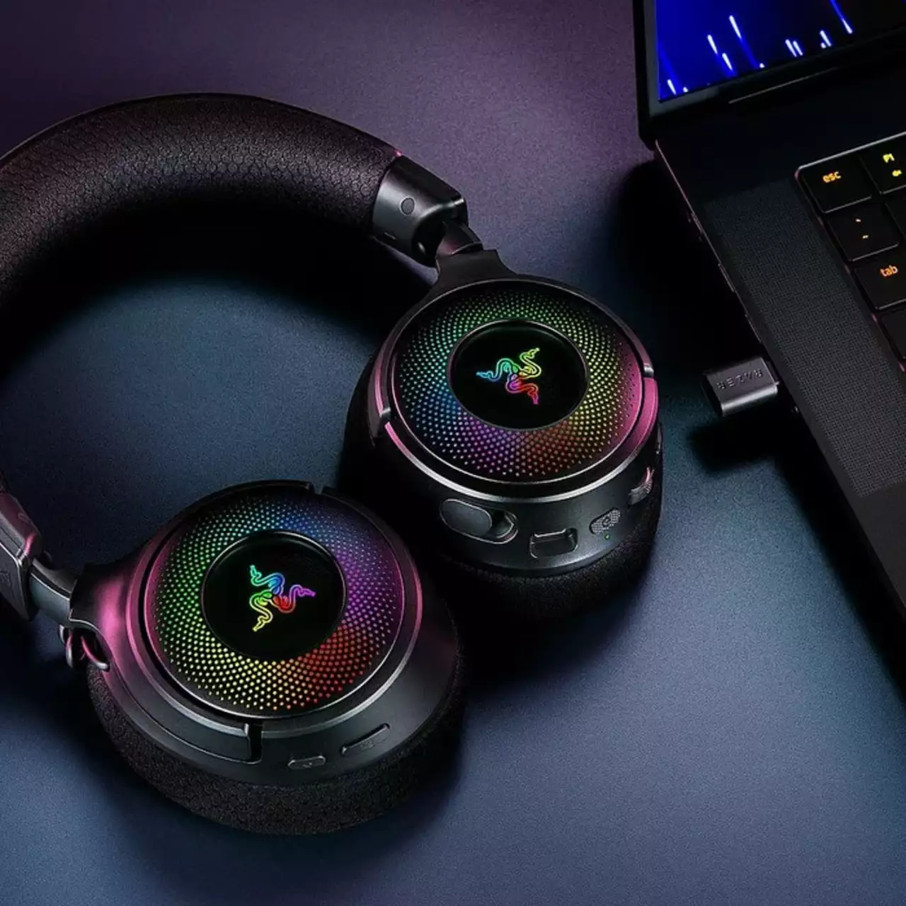 Razer выпустила новую беспроводную гарнитуру Kraken V4 в проводном и беспроводном варианте Razer выпустила новую беспроводную гарнитуру Kraken V4 в проводном и беспроводном варианте