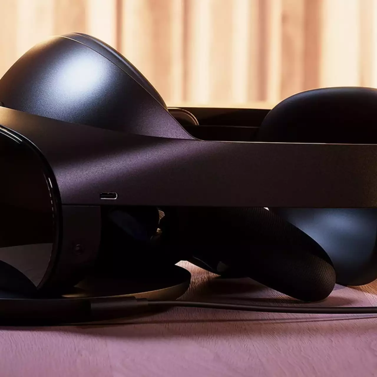 Компания Samsung готовит мощный VR-шлем