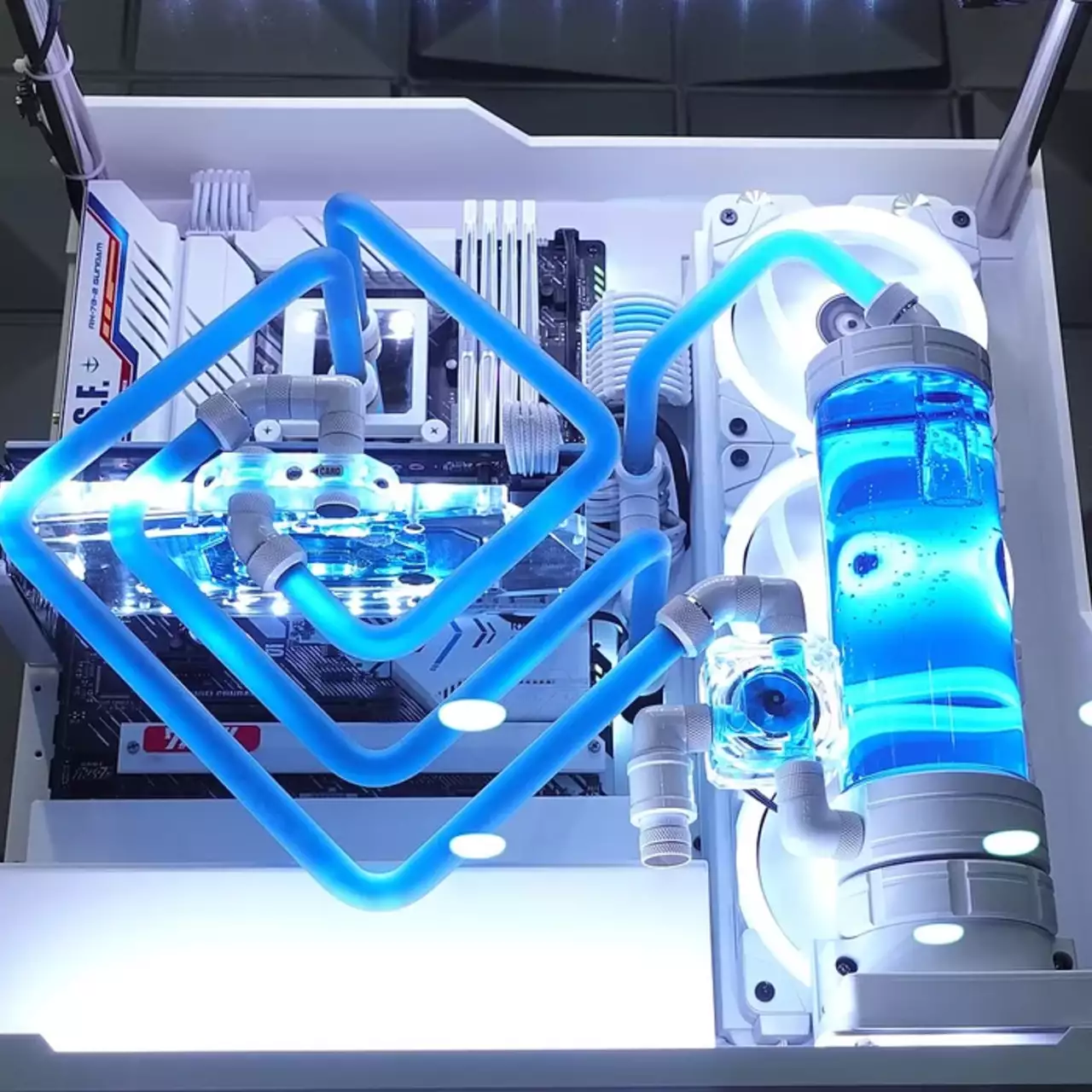 Thermaltake подтвердила совместимость своих текущих систем охлаждения с новыми процессорами Intel Thermaltake подтвердила совместимость своих текущих систем охлаждения с новыми процессорами Intel