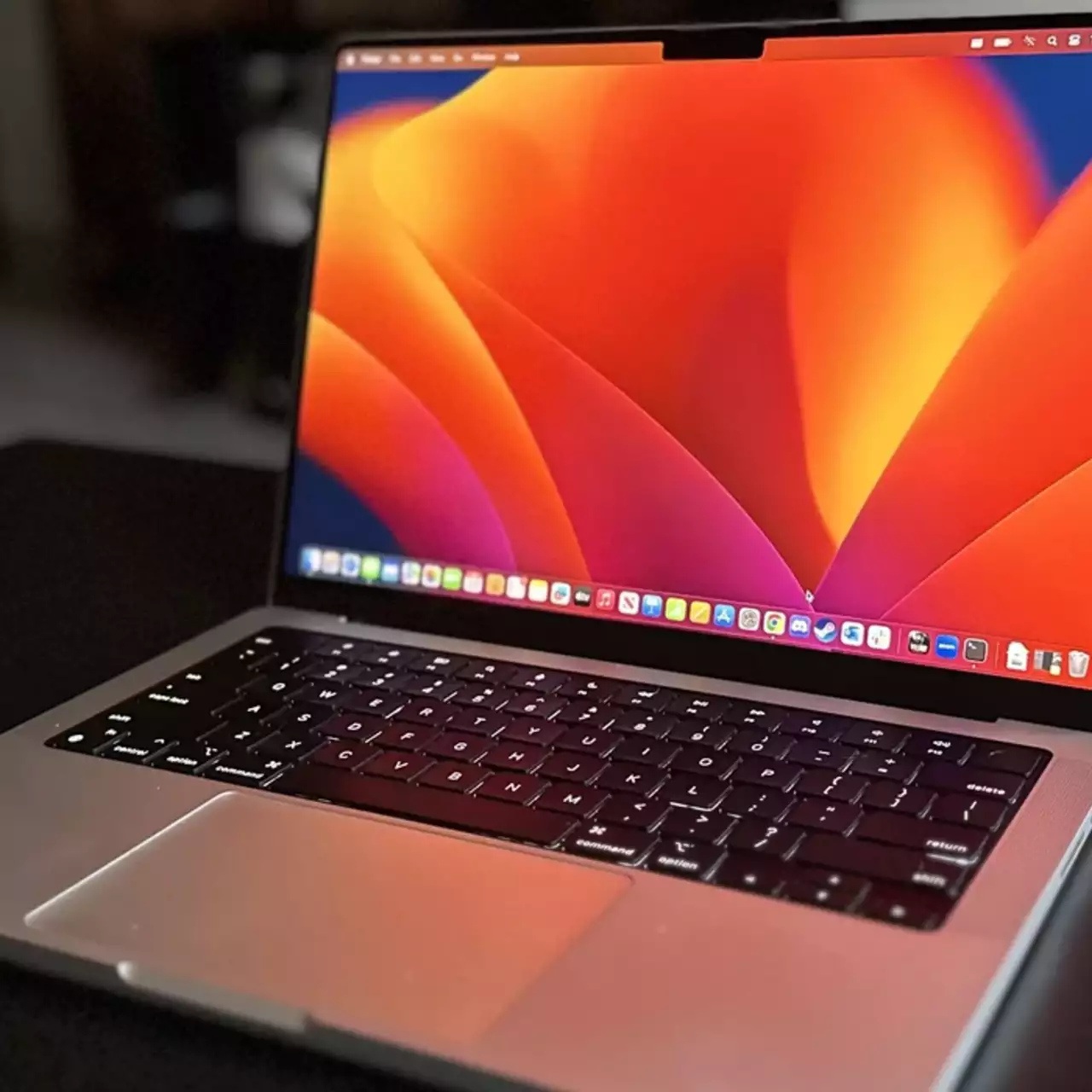 Аналитики считают, что новый MacBook Pro 2025 года вряд ли получит OLED-дисплей
