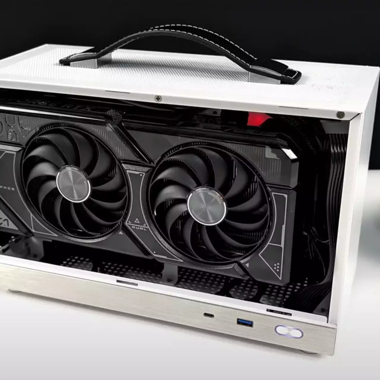 Minisforum представляет материнскую плату с Ryzen 9 7940HX для компактных игровых ПК Minisforum представляет материнскую плату с Ryzen 9 7940HX для компактных игровых ПК