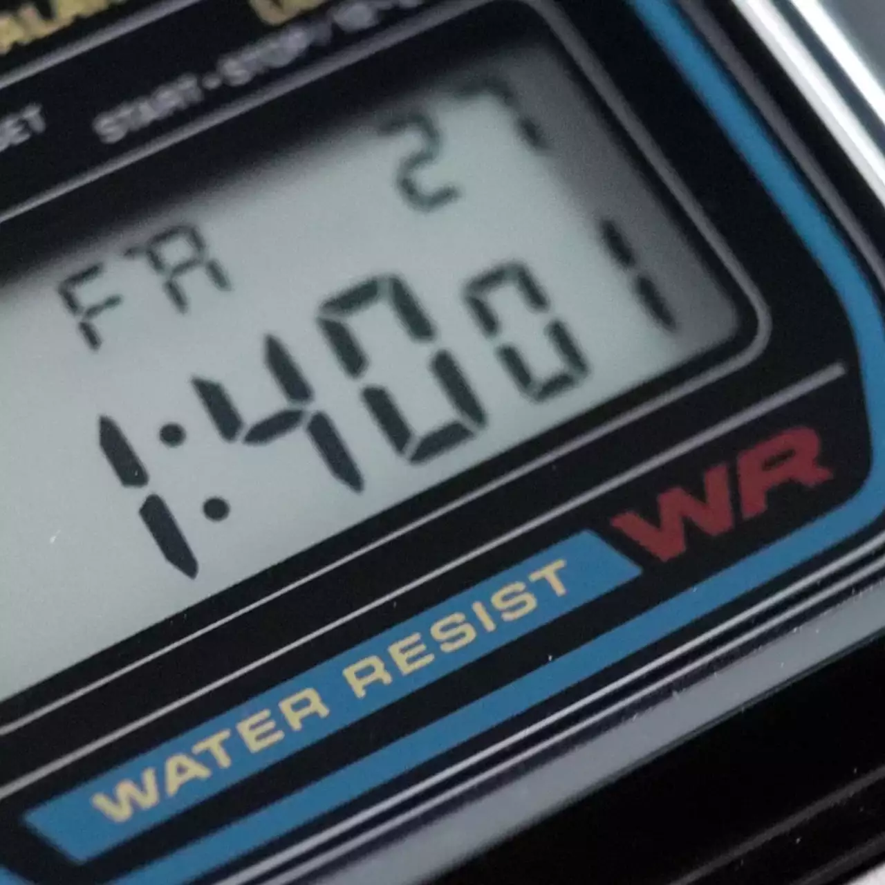 Casio выпустила будильник в легендарном стиле наручных часов A158W Casio выпустила будильник в легендарном стиле наручных часов A158W