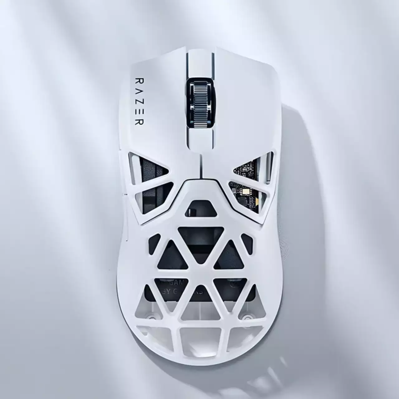 Razer представила геймерскую мышь Viper Mini Signature Edition в белом цвете. Ее выпустят ограниченным тиражом Razer представила геймерскую мышь Viper Mini Signature Edition в белом цвете. Ее выпустят ограниченным тиражом